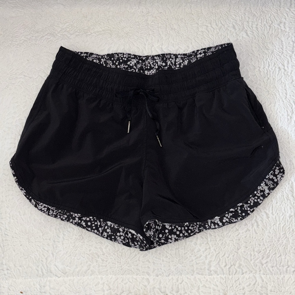 Lululemon Choose A Side Reversible Athletic Short - Picture 6 of 11